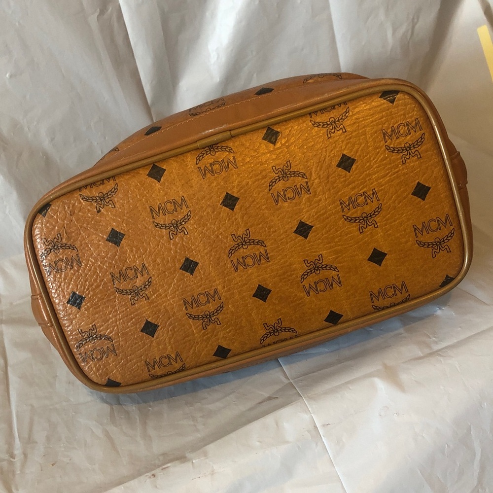 MCM classic signature leather shoulder bag with drawstring & authenticity cards - Picture 9 of 16